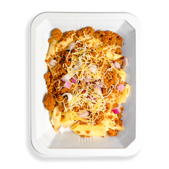 This is a small portion of mac and cheese with lean ground turkey, red onion and various types of cheese.  This pasta looks extremely tasty and is in a to-go container making it ready to be consumed on the fly.  This is perfect for someone looking to fuel their day with a healthy prepared meal.