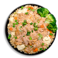Golden brown rice stir-fried with egg, peas, and carrots forms the hearty base of this wholesome dish. Succulent pulled chicken thigh, seasoned with garlic salt, ground ginger, and black pepper, is generously layered across the top. Garnished with fresh green onions and accompanied by steamed broccoli florets, this healthy meal prep option delivers bold flavor and balanced nutrition in every bite.